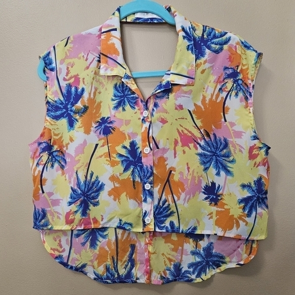 Millau Women's Size S Palm Tree Cropped Top Butyon Down Open Back - Picture 1 of 5